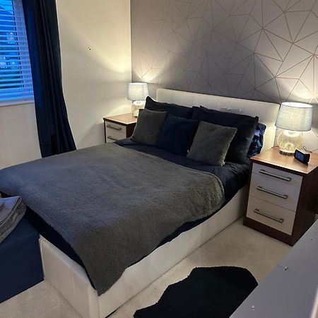 Cosy Double Bedroom In Newcastle Upon Tyne - Access To Shared Kitchen, Shared Lounge And Shared Conservatory Areas Inc Sky Tv And Netflix Екстер'єр фото